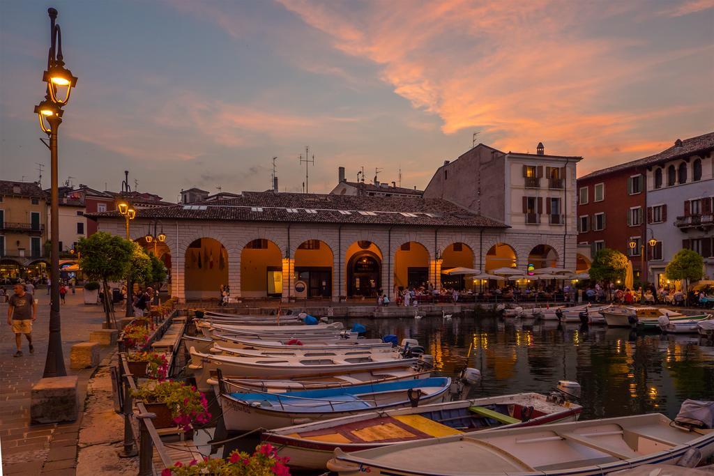 Venice Bridge House Desenzano Apartman Desenzano del Garda Kültér fotó